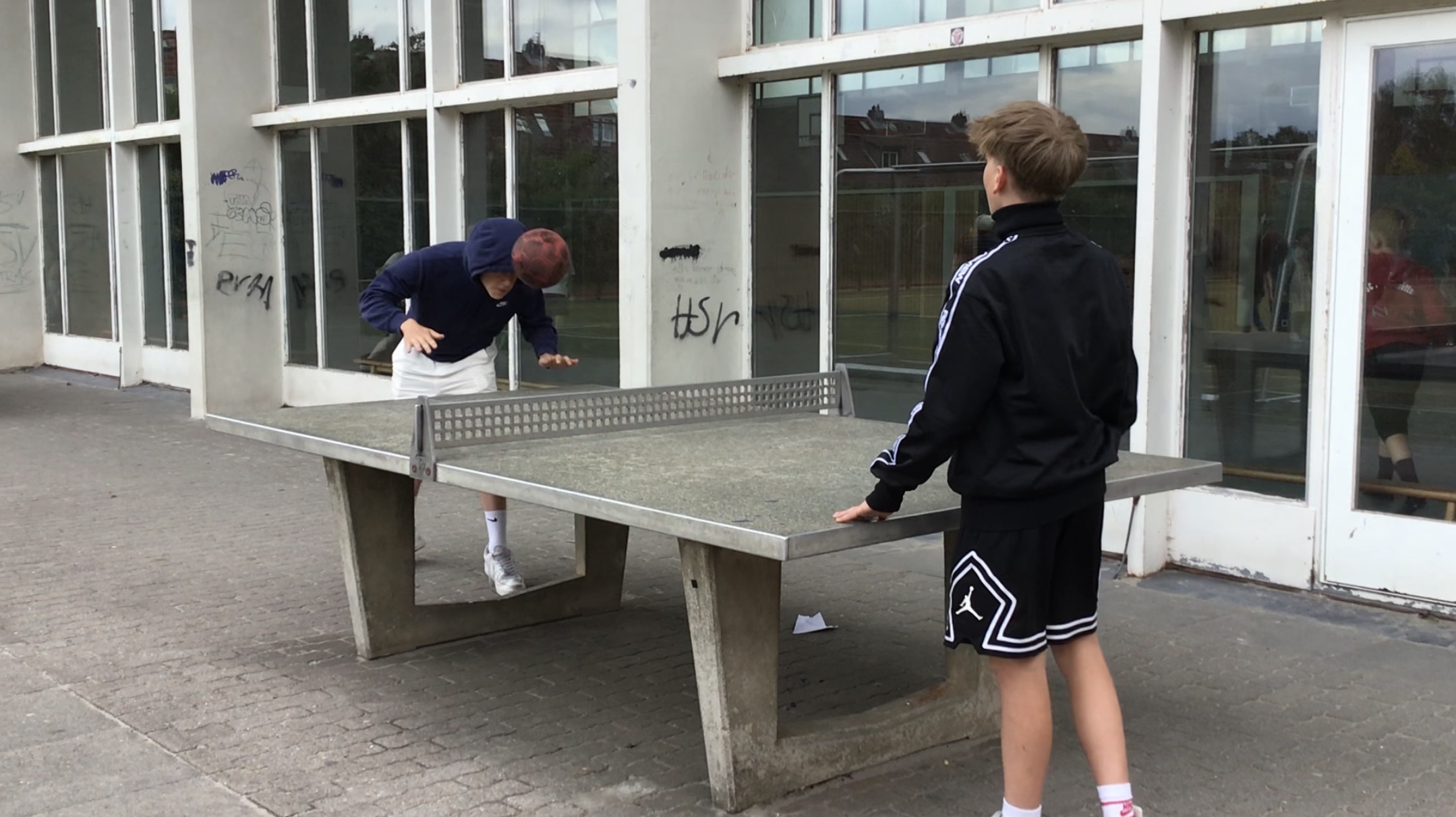 Pausentischtennis einmal anders: Das Spiel „Headis“ –